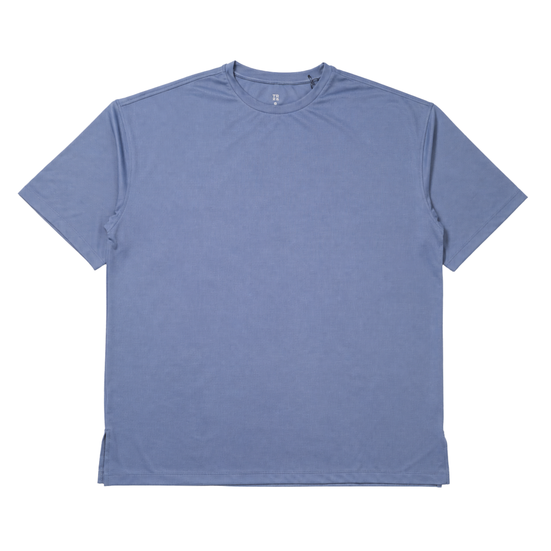 TROS Resilience PDP 2026-05 · Polera Resilience - Slate · 01 · 01 hero flat lay product