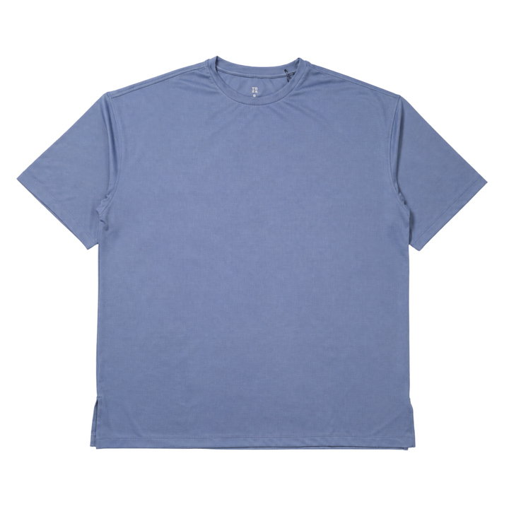 TROS Resilience PDP 2026-05 · Polera Resilience - Slate · 01 · 01 hero flat lay product